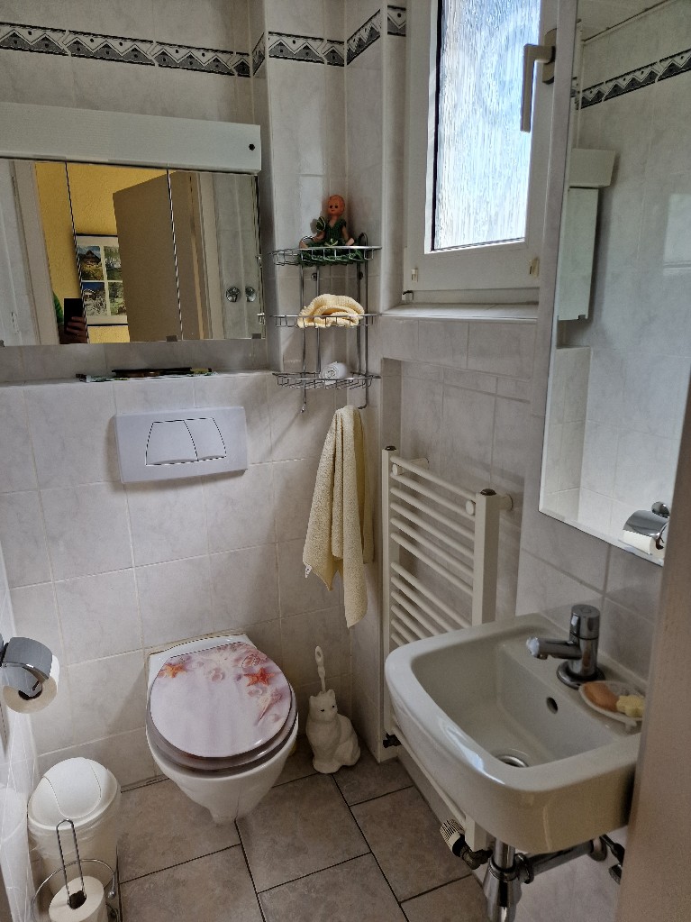 G�ste-WC Doppelhaush�lfte Dinslaken
